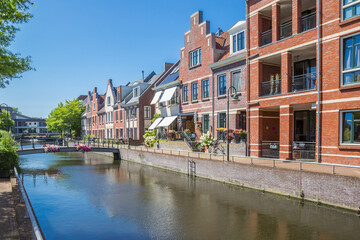 Obraz premium Landstraat Noord canal with modern houses in old style in Bussum, Netherlands