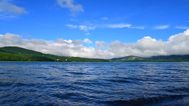 山中湖の波打ち際
