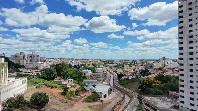 Imagens A&eacute;reas de Drone da Avenida F&aacute;tima Porto, Patos de Minas, Brasil