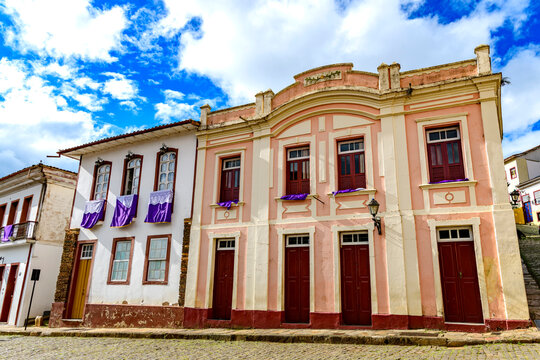 Houses featuring the typical architecture of the historic city of Ouro Preto, Minas Gerais.