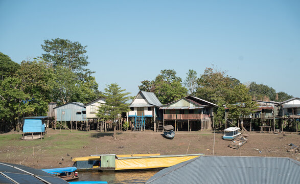 streets and wooden houses on the banks of the Amazon River.
