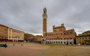 Obraz premium Siena, Italy- 14th April 2026 - A view of the Piazza del Campo