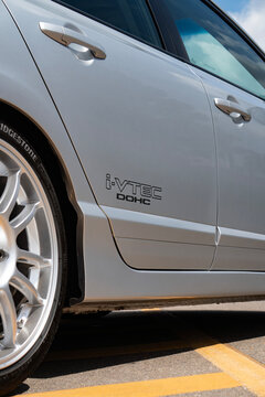 Silver Honda Civic Si side decal, performance sports sedan body sticker and wheel detail