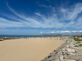 Vue panoramique sur la plage de Costa de Caparica au Portugal © Hagen411