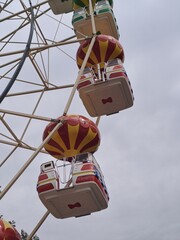 ferris wheel on a sunny day © Евгения Смульская