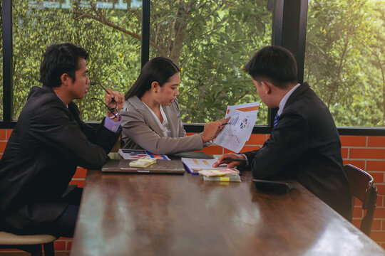 Startup businesswoman meeting, present and discuss the business plan marketing with her business partner. Selected focus