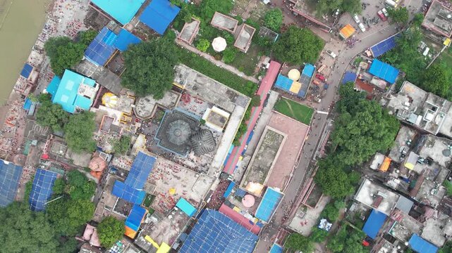 Aerial drone footage of Vishnupad Temple and the surrounding heritage area in Gaya, Bihar, showcasing the sacred temple complex, Falgu River, ancient architecture, and the city's spiritual landscape.
