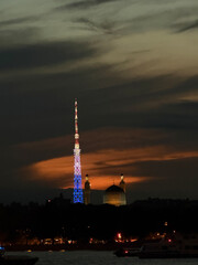 Obraz premium Saint Petersburg skyline with mosque and TV tower at night