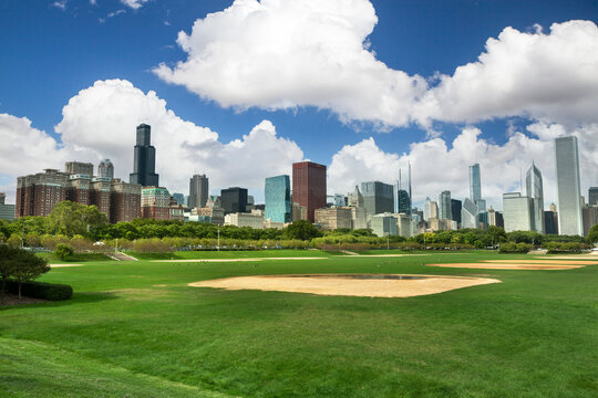 City view from Grant Park Chicago
