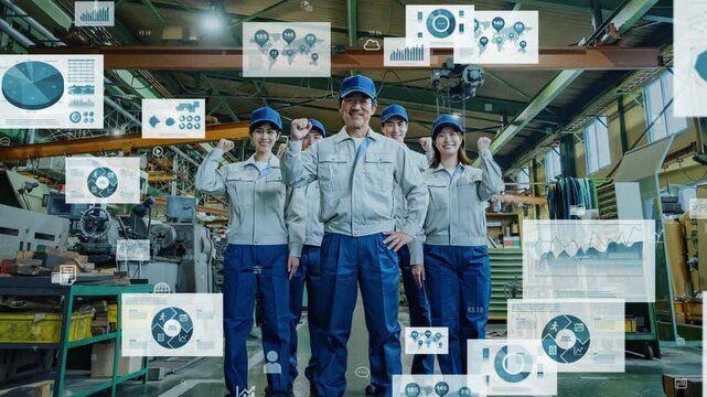 工場で働く作業員とデジタルデータ。DX、エンジニア、製造業、産業、システム、仕事、ビジネス、経営