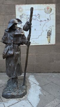 statue of the pilgrim santiago compostela road and map