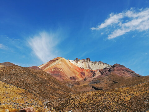 View of Volcan Tahua, Salar de Uyuni, Uyuni, Bolivia