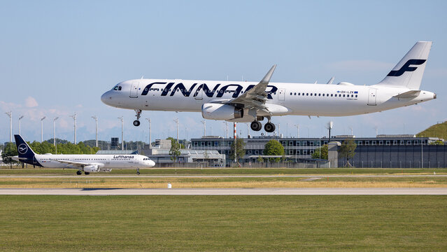 Ein Airbus A321 der Finnair (Oneworld) mit der Kennung OH-LZK im Landeanflug. 