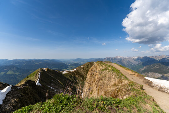 Hiking trail along the scenic Fellhorn ridge in the Allgaeu Alps