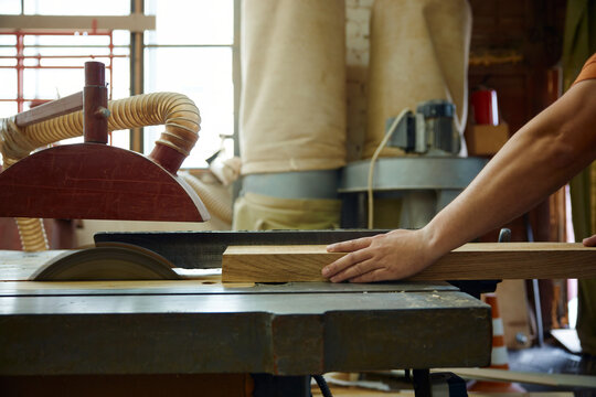 Highly trained technician, precise handling and tidiness during woodworking tasks