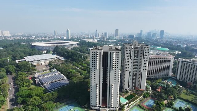 Bundaran Senayan dilihat dari jalan sudirman 