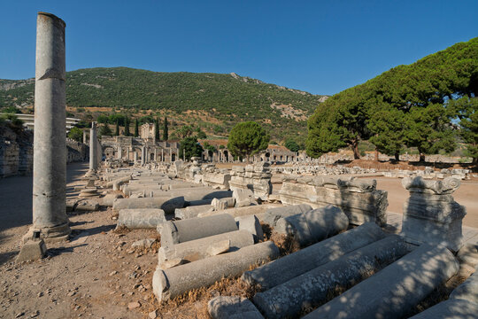Exploring the Lower Agora and Celcus Library in ancient Ephesus, Turkey, during a clear day