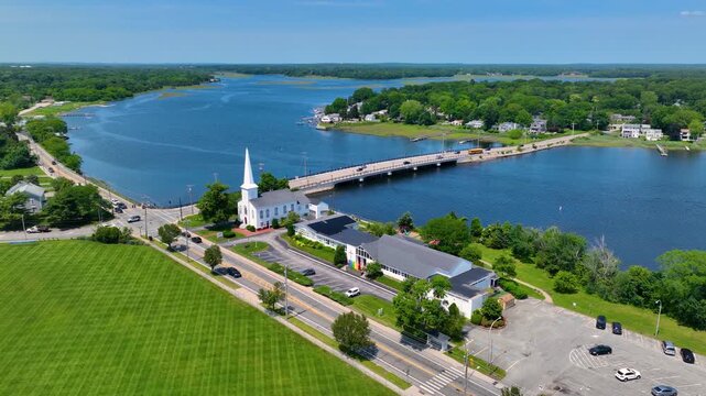 Barrington Congregational Church and Veterans Memorial Bridge over Barrington River on Massasoit Avenue, Barrington, Rhode Island RI, USA. 