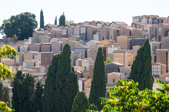 Vecchio cimitero storico sulla collina di Enna, Sicilia