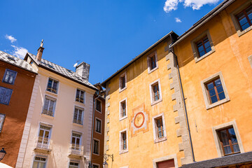 Fototapeta premium La Place d'Armes de La Cité Vauban de Briançon dans les Hautes-Alpes en France
