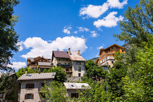 Vue sur Brian&ccedil;on depuis le Parc de la Schappe dans les Hautes-Alpes en France