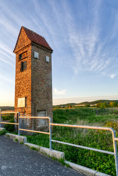 Alter Eulenturm bei Sonnenuntergang am Bodden in Baabe auf R&uuml;gen