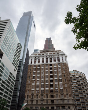 2019 Philadelphia, Pensylwania, USA; 1631 Arch Street; Bell Telephone Building; Comcast Center, Robert Arthur Morton Stern; skyscraper against the sky