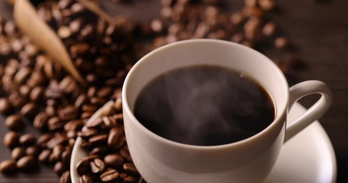 テーブルの上のホットコーヒー