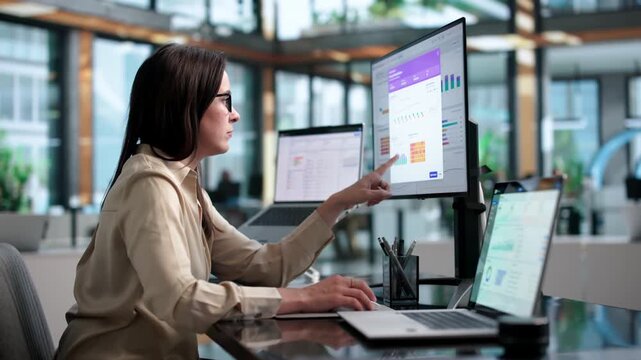 Treasury Manager Uses Real-time Software