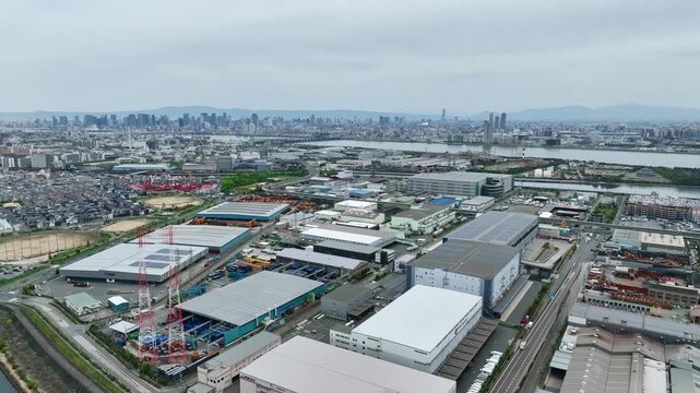 都市と工場の風景ドローン空撮。産業, 日本, 展望, 社会, 自然, 環境, プラント, 町工場
