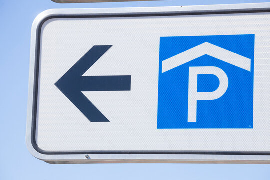 Schild Parkhaus Pfeilwegweiser, Deutschland
