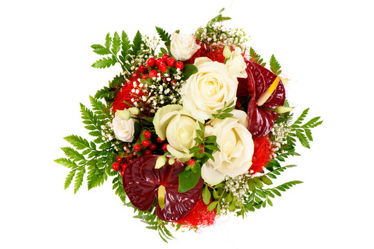 Ein bunter Blumenstrau&szlig; vor wei&szlig;em Hintergrund