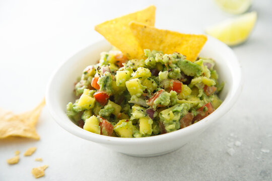 Avocado dip with mango