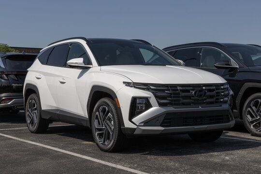 Hyundai Tucson Limited AWD compact SUV display. Hyundai offers the Tucson with a Smartstream 2.5L 4-Cylinder engine. MY:2026