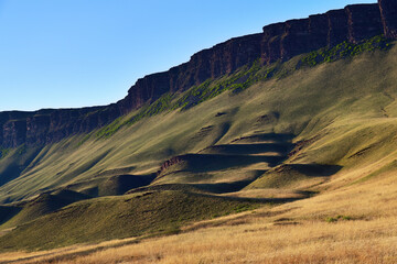 Fototapeta premium Oglakhty mountains range. Forty Teeth mountain. Khakassky Nature Reserve. Khakassia; Russia