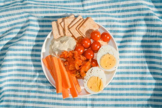 Vegetarian snack plate with protein and fiber foods