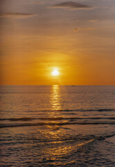 Obraz premium sunset over the sea