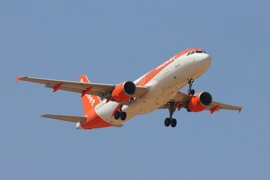EasyJet Europe, OE-IJL, Airbus A320, on final approach into London Stansted Airport, Essex, UK on 17th July 2026