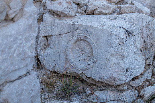 Various images of the ancient city of Sagalassos, located within the borders of Burdur province in T&uuml;rkiye.