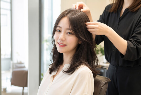 ヘアサロンでスタイリングされる若い女性 Generative AI