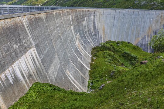Concrete dam wall of the Moiry dam, near Grimentz, Val d'Anniviers, Valais Alps, Canton Valais, Switzerland