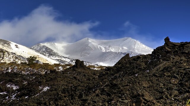 Snow-capped peaks, fresh snow, lava scree, Etna, volcano, Eastern Sicily, Sicily, Italy