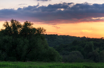 Fototapeta premium Krajobraz górski przyroda, natura, krajobraz, góry, wschód słońca. zachód słońca
