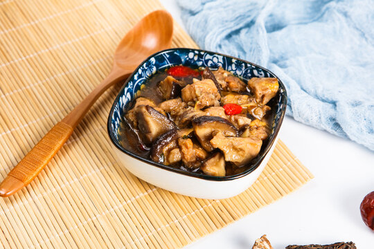 Steamed Chicken With Shiitake Mushroom In Blue Floral Bowl