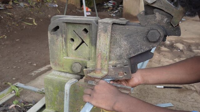 Iron Angle Cutter Machine in auction