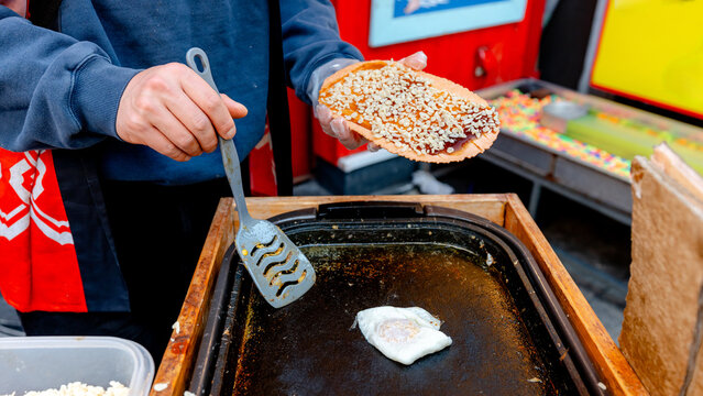 Tamasen preparation at an Osaka street food stall