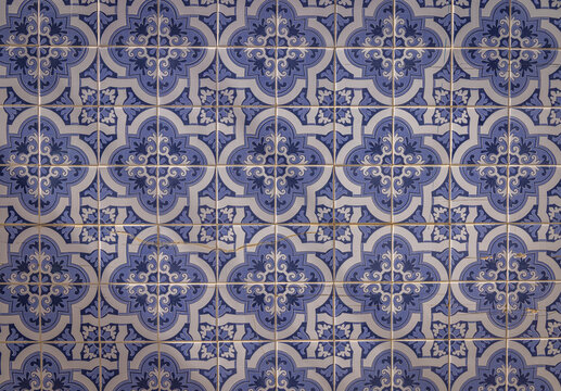 Traditional tiled wall in Olh&atilde;o, Portugal	