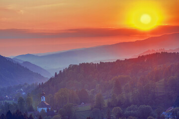Zachód słońca w Pieninach. © Janusz Lipiński