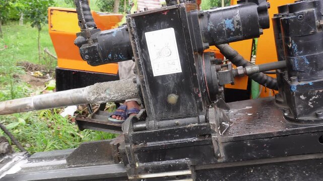 Horizontal directional drilling machine installing underground pipeline