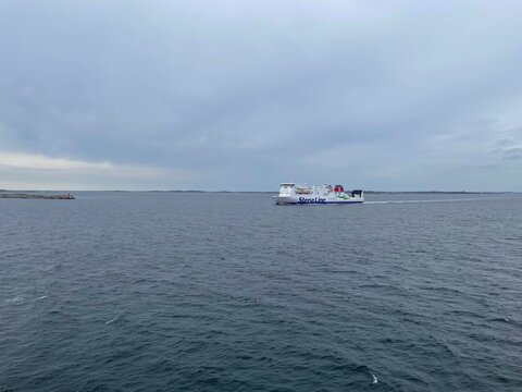 G&ouml;teborg, V&auml;stra G&ouml;talands l&auml;n, Schweden - 06 17 2026: Die F&auml;hre Stena Jutlandica der Stena Line hat den Hafen von G&ouml;teborg verlassen und f&auml;hrt &uuml;ber das Kattegat nach Frederikshavn in D&auml;nemark.